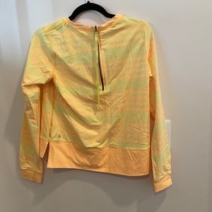 Lululemon top - zips up the back